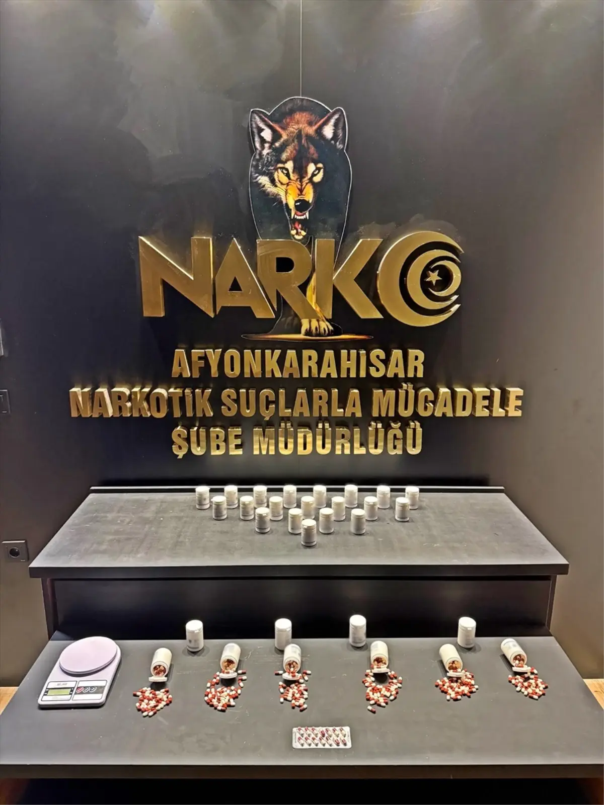afyonkarahisarda uyusturucu operasyonu 5 tutuklama G8NnMmtv.jpg