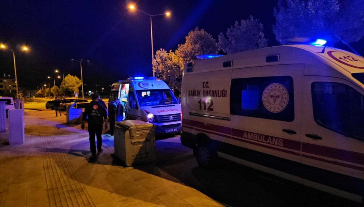 aksesuarcida bicakli kavga uc yarali NSycIlvQ.jpg