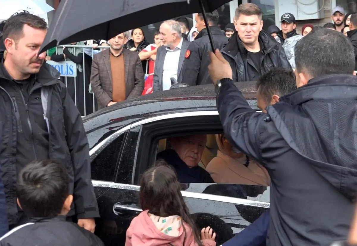 cumhurbaskani erdogan rizeden trabzona kara yolu ile gecti fWzOdF9r.jpg