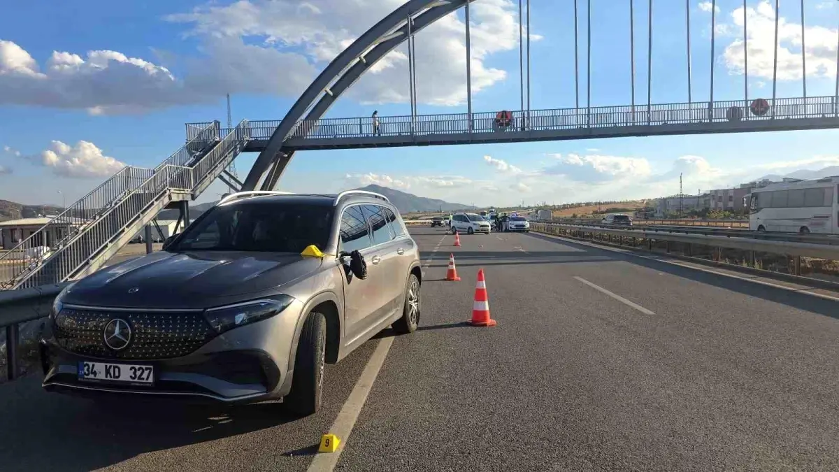 gaziantepte yolun karsisina gecerken otomobilin carptigi cocuk hayatini kaybetti fZidcLue.jpg