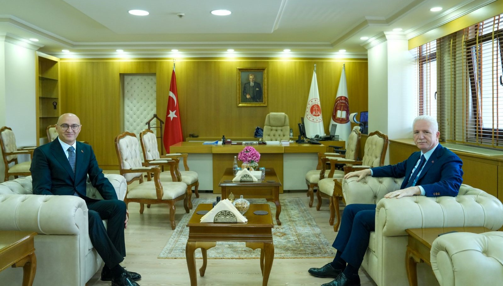 vali gulden yeni bassavciya ziyaret JADMC4y7.jpg