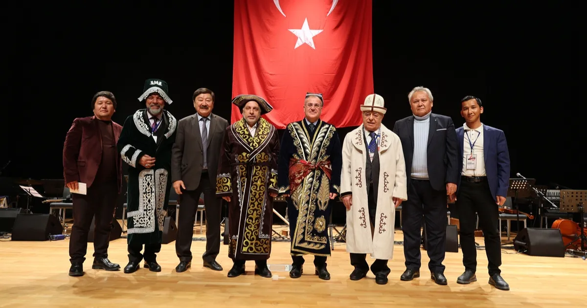 mustafa yalcina turk dunyasi ustun hizmet odulu Bn98BAzH.webp