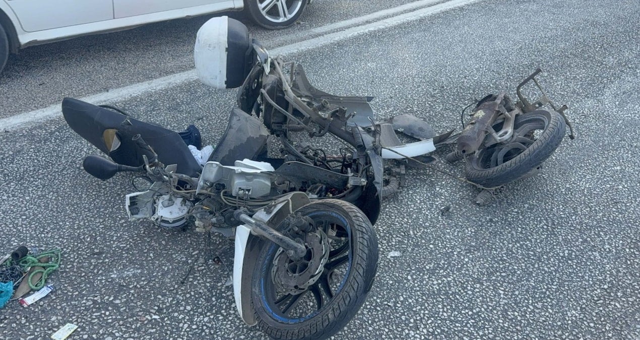 Muğla’da feci kazada motosiklet ikiye ayrıldı: 2 yaralı