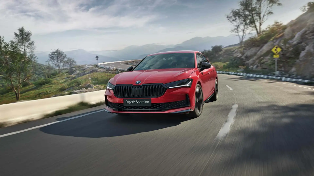 Yeni Skoda Superb Sportline Türkiye’de! İşte fiyatı ve özellikleri!