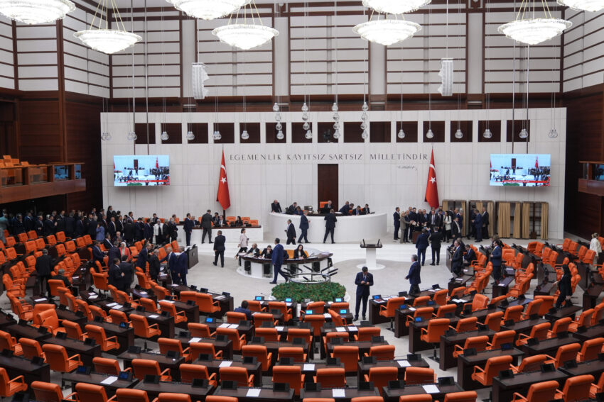 Meclis’te sandalye dağılımı değişti