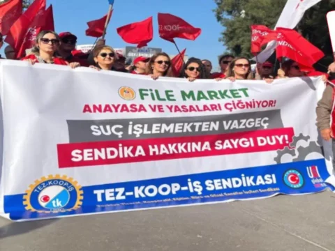 Sendikaya uye olmasinin ardindan isten cikarilan isci ise iade davasini kazanirken ayrica 16 brut UYOz4MA6